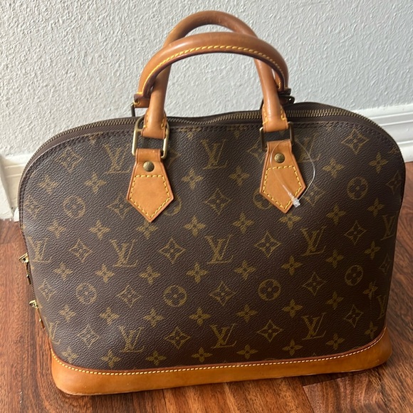 Louis Vuitton Handbags - 1136 LV alma MM
